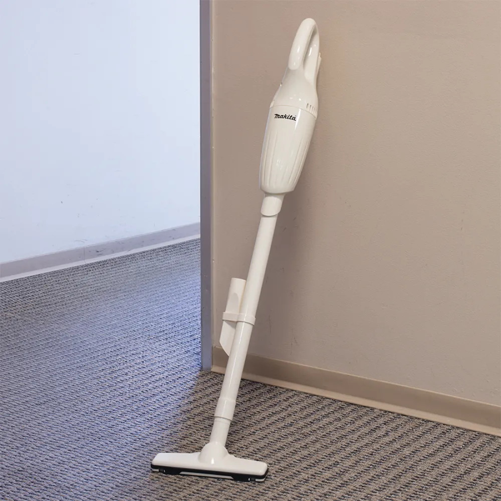 Makita 12V Max Lithium Ion Cordless Vacuum LC01Z PlumbersStock
