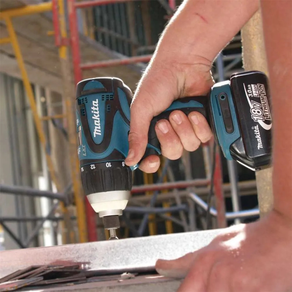 Makita 18V LXT Lithium Ion Cordless 4 Function Hybrid Impact Hammer Driver Drill Kit with 2 Pack 3.0Ah Battery Charger and Tool Bag XPT03
