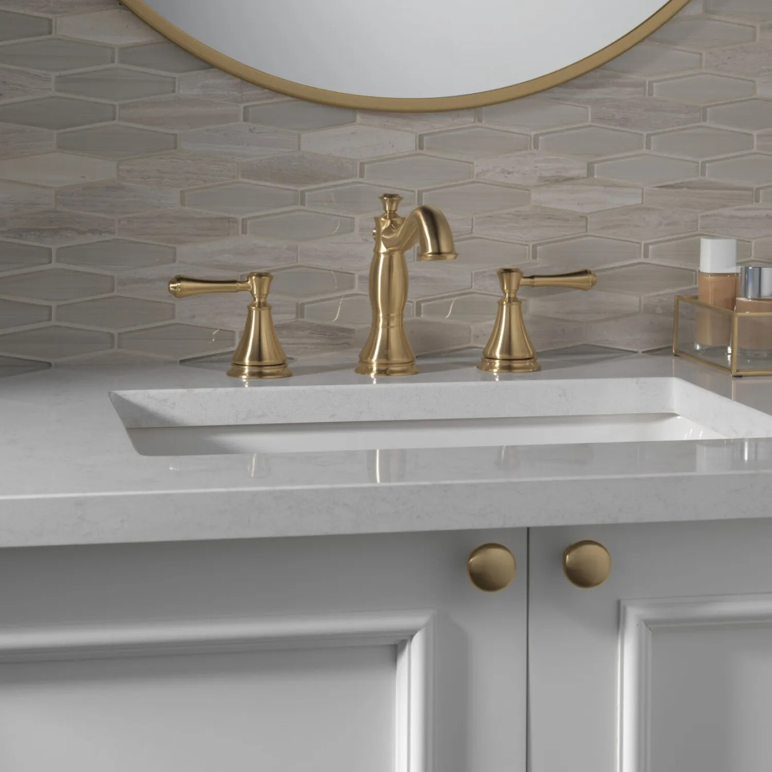 Delta 3597LF-CZMPU Delta Cassidy Hook Spout Champagne Bronze Lavatory Faucet for 6