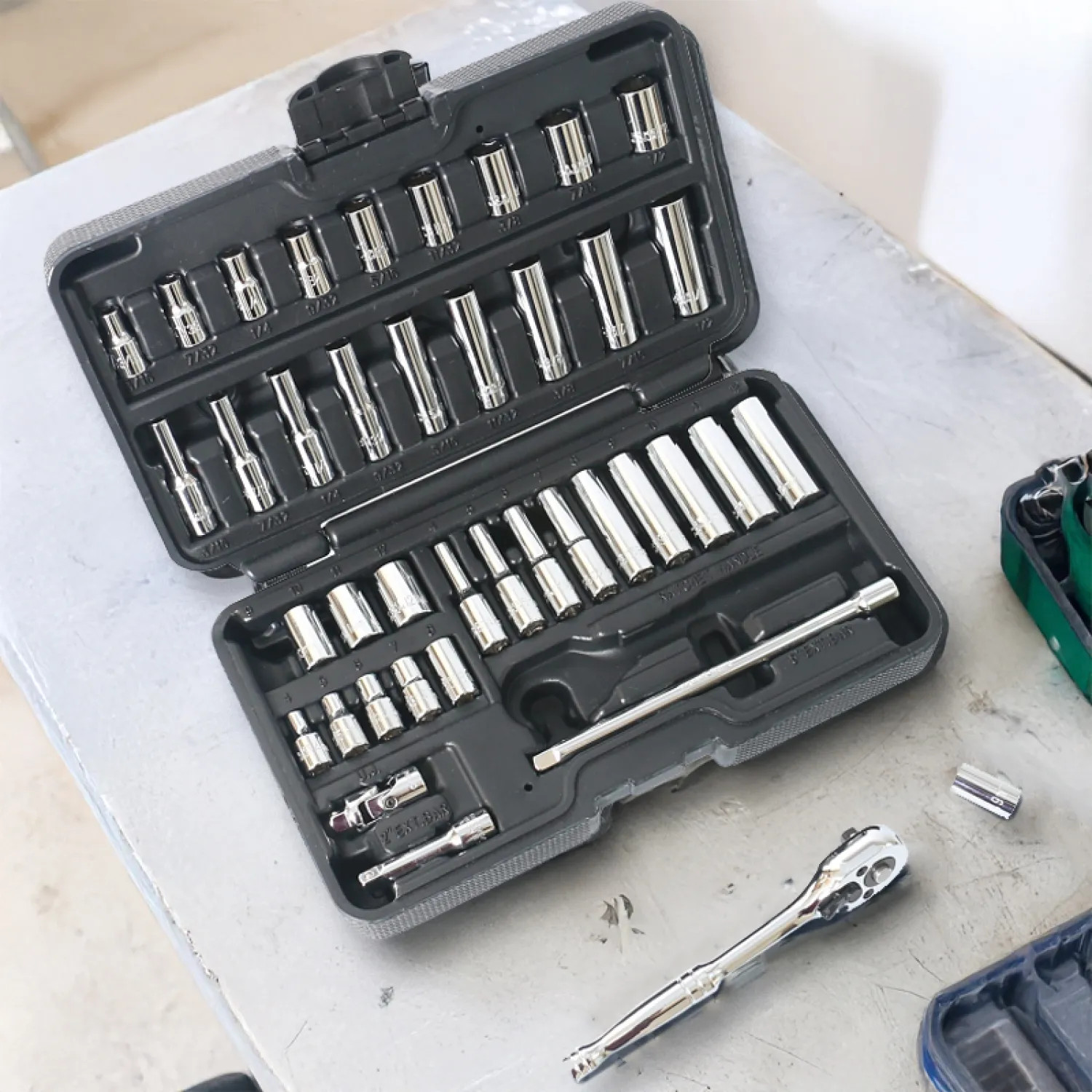 Vulcan TS-402-1/4SA/ME Vulcan 40-Piece Chrome Vadium Steel Socket Set with Blow Molded Case - TS-402-1/4SA/ME