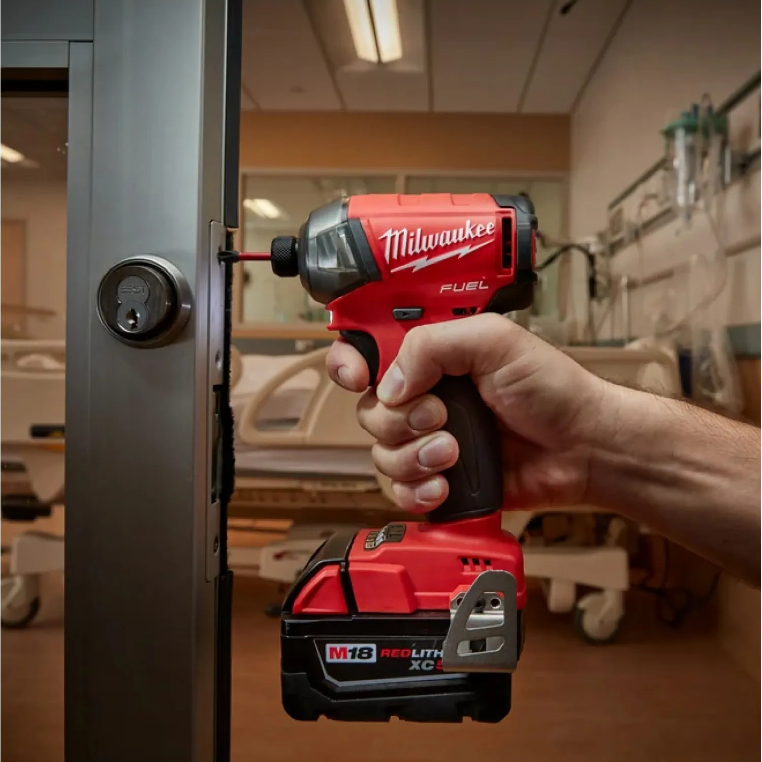 Milwaukee 2760-20 Milwaukee 2760-20 M18 Fuel Surge 1/4-inch Hex Hydraulic Driver