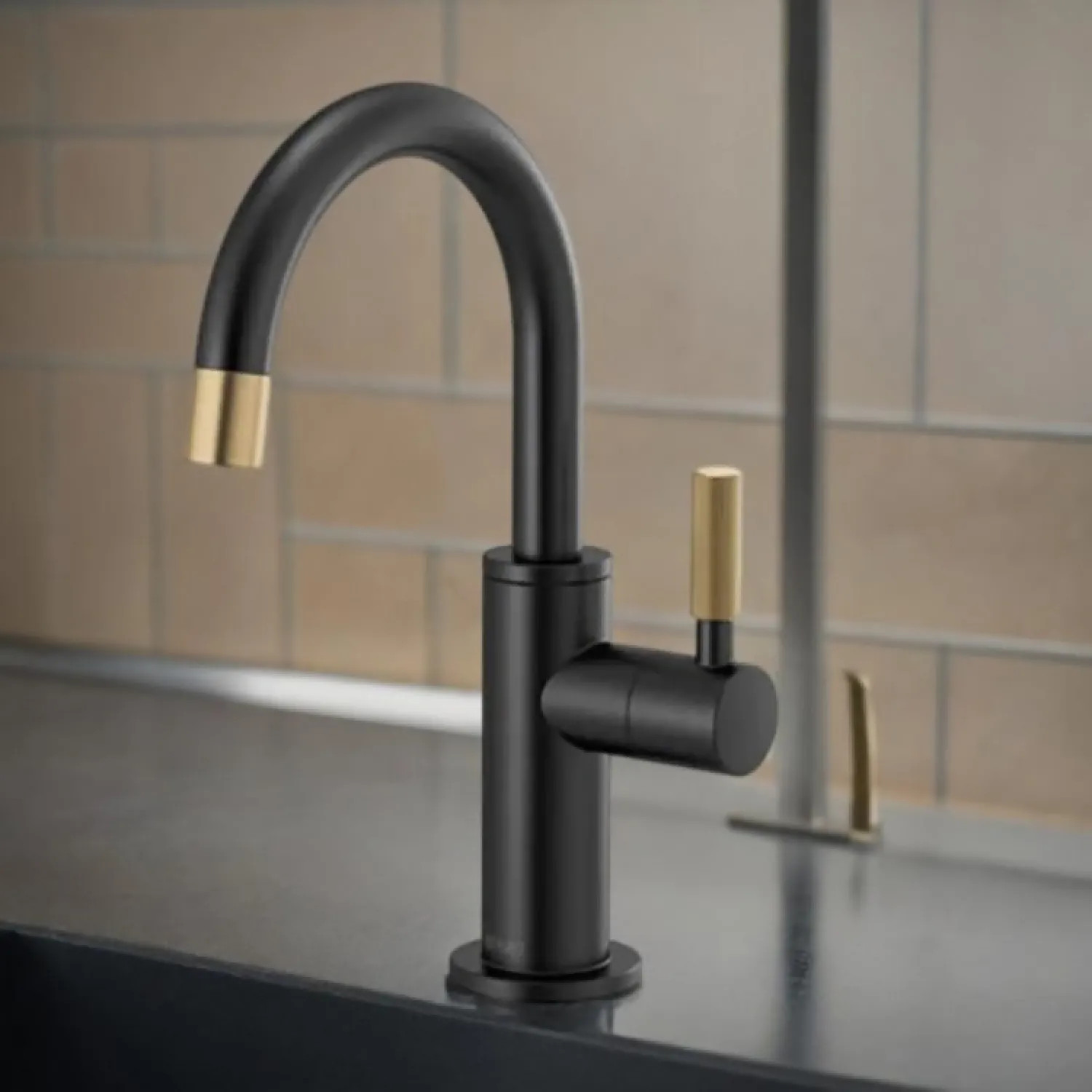 Brizo 61343LF-C-BLGL Brizo Litze Single-Handle Beverage Faucet with Arc Spout and Knurled Handle, Diamond Seal Technology, 1.5 GPM, Matte Black/Brilliance Luxe Gold - 61343LF-C-BLGL