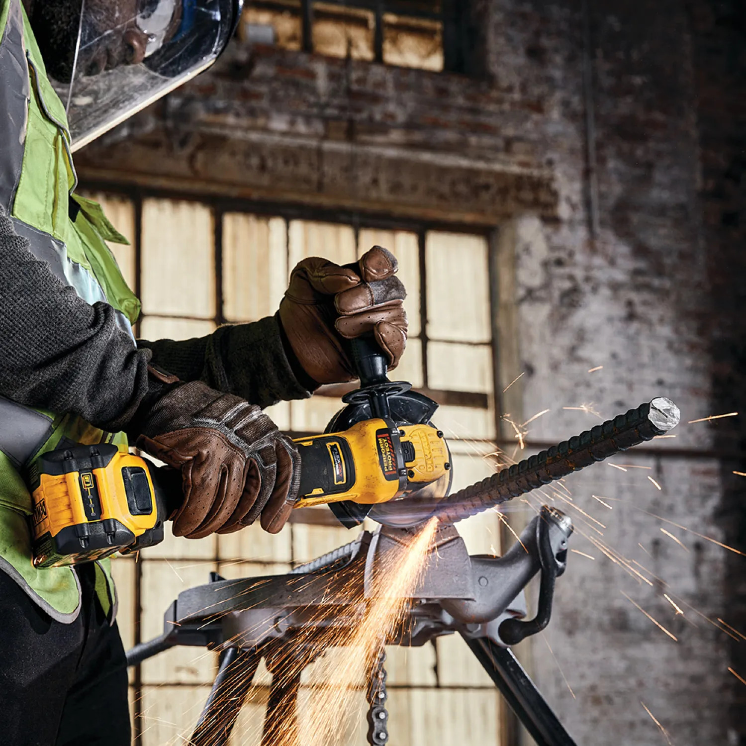 DCG416B DeWALT DCG416B 20V MAX 4-1/2