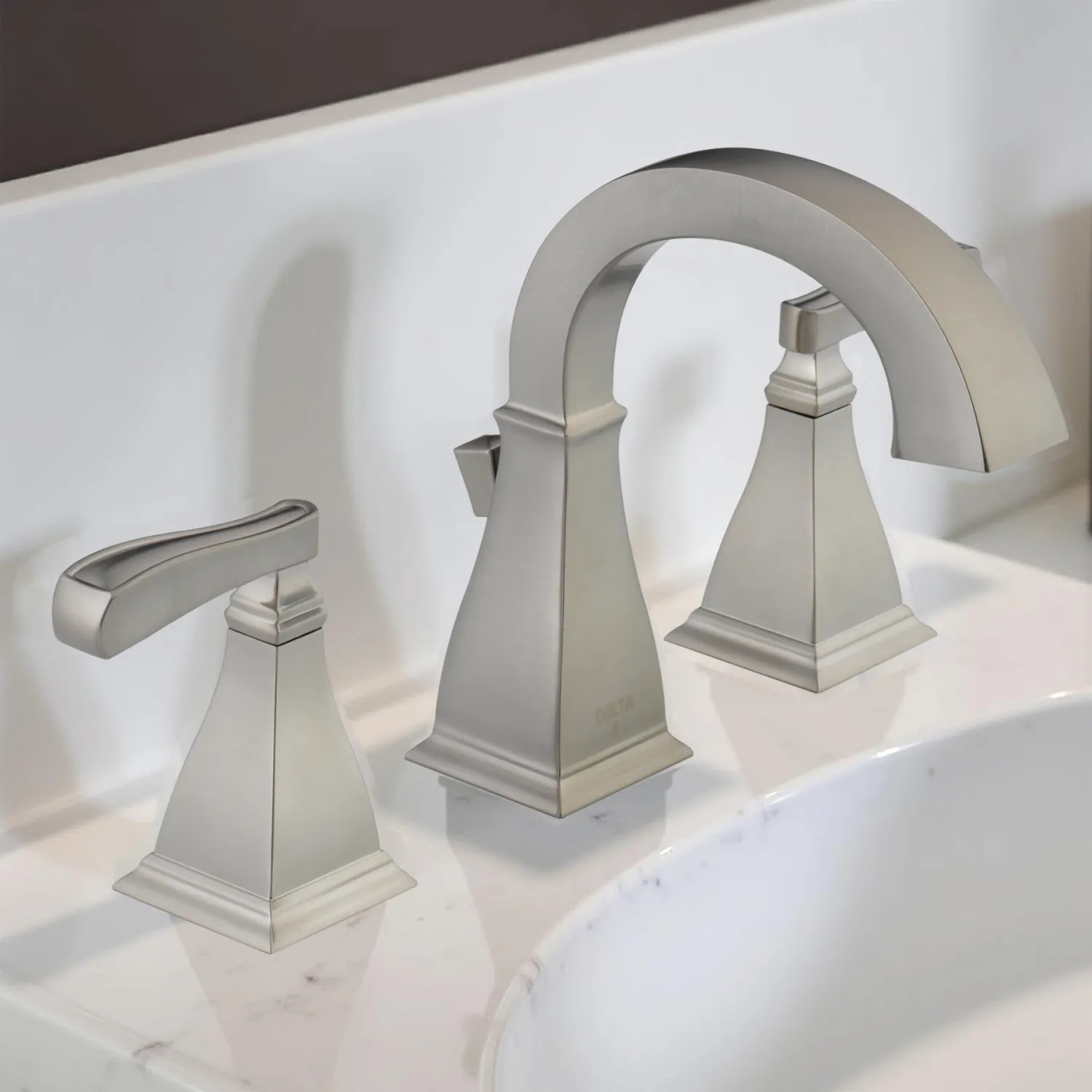 Delta Lakewood Widespread Bathroom Faucet, Two-Handle, Deck Mount