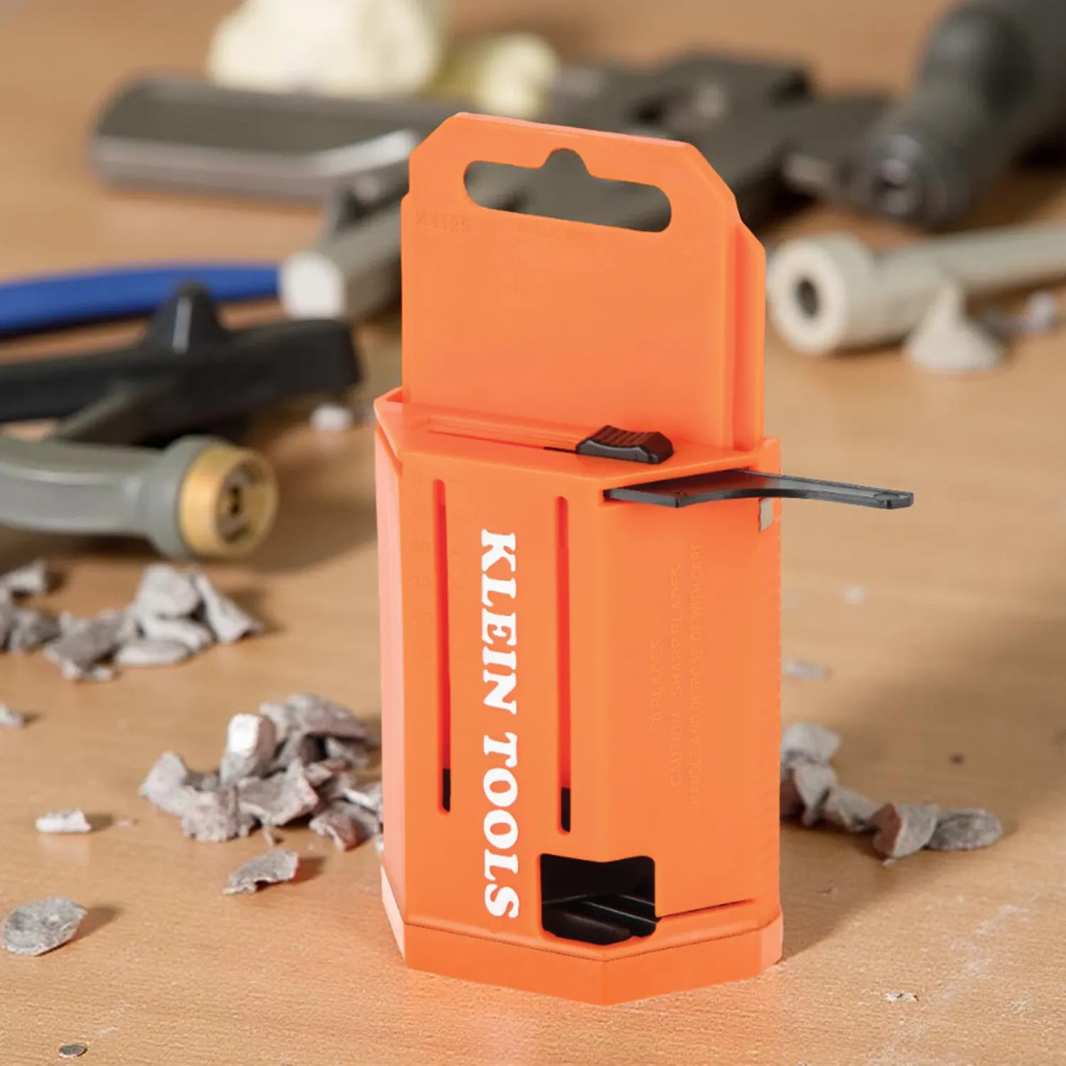 Klein 44125 Klein Utility Blade Dispenser with 50-Pack of Steel Blades - 44125