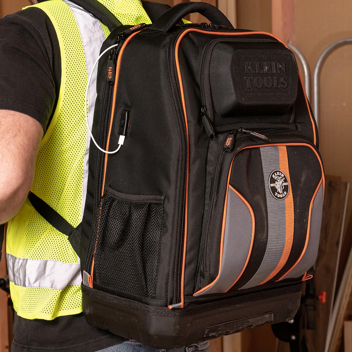 Klein 62805BPTECH Klein 28-Pocket Tradesman Pro Tech Tool Bag Backpack, XL - 62805BPTECH