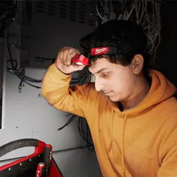 Click here to see Milwaukee 2103 Milwaukee 2103 Headlamp - 350 Lumens