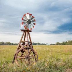 Click here to see  TX93485 Leigh Country 9' Char-Log Windmill - TX93485