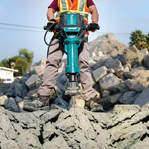 Makita HM1812 Makita 70 lbs. Advanced AVT Electric Breaker/Demolition Hammer - HM1812