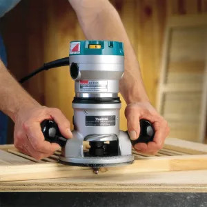 Makita RF1101 Makita 2-1/4 HP Router with Soft Start and Variable Speed Control, 11-Amp Motor - RF1101