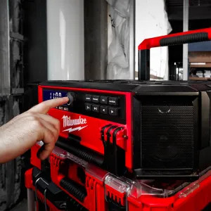 Milwaukee 2950-20 Milwaukee M18 PACKOUT Radio + Charger, Equipped with Bluetooth 4.2 - 2950-20