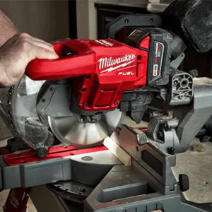 Milwaukee 2733-20 Milwaukee 2733-20 M18 FUEL 7-1/4” Dual Bevel Sliding Compound Miter Saw (Tool Only)
