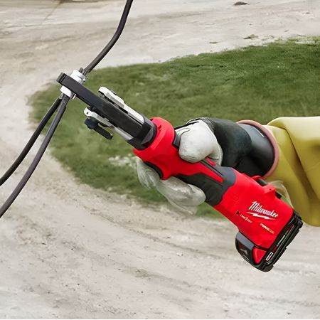 Milwaukee 2978-22K Milwaukee M18 Cordless FORCE LOGIC 6T Linear Utility Crimper Kit with Kearney Jaw - 2978-22K