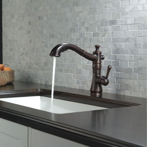 Delta Cassidy Single-Handle Pull-Out Venetian Bronze Kitchen
