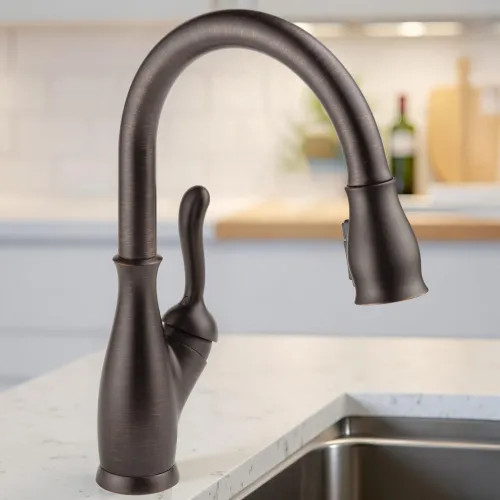 Delta Leland Pull-Down Kitchen Faucet, Single Handle, Shieldspray