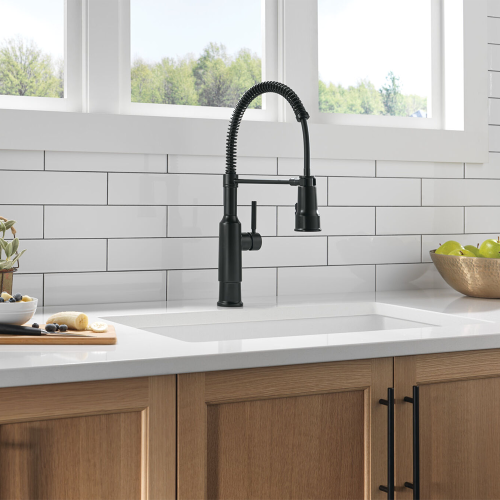 CLOSE DALIAN CDセット Delta Theodora Single Handle Pull-Down Spring Kitchen Faucet, 1.8