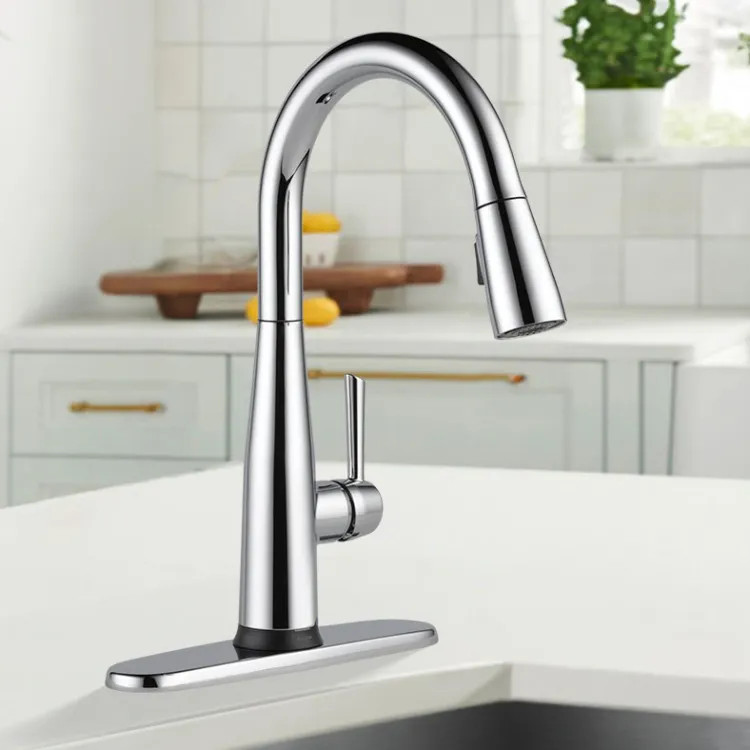 Delta Essa Single Handle Pull-Down Kitchen Faucet, Touch2O, DIAMOND Seal, MagnaTite, ADA, 1.8 GPM, Chrome - 9113T-DST