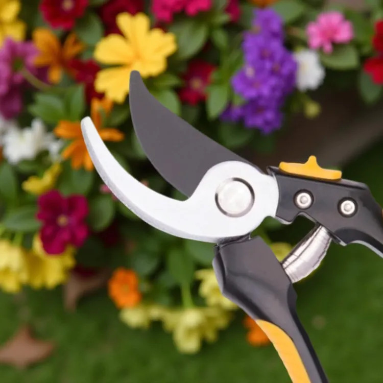 Landscapers Select 8" By-Pass Pruner with Cushion-Grip Aluminum Handle and Teflon-Coated Steel Blade, 1/2" Cutting Capacity - GP1408 