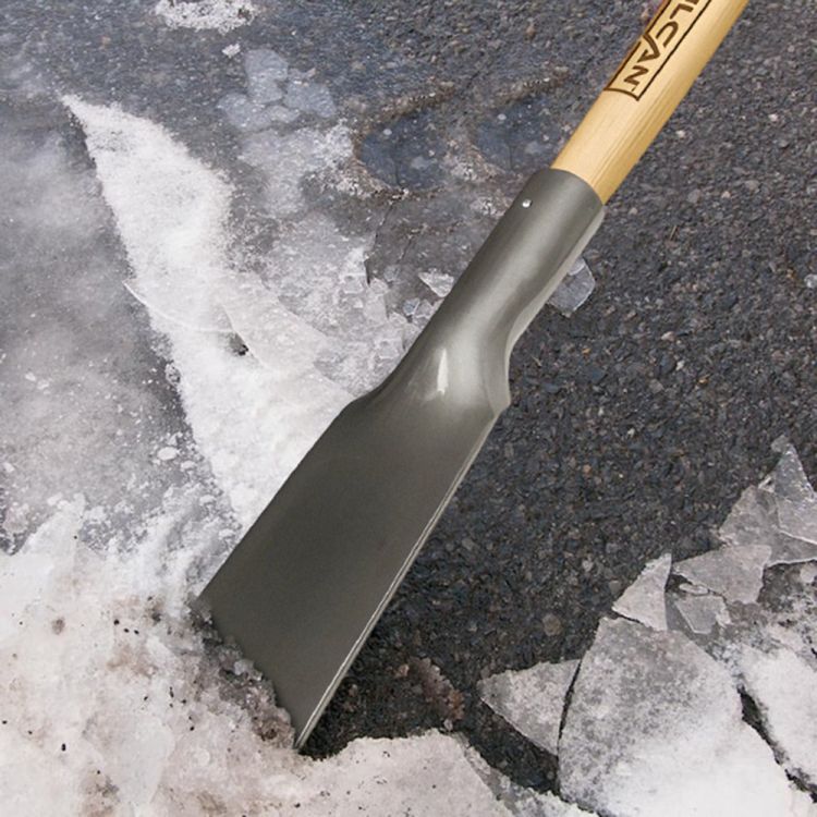 Vulcan Heavy-Duty Sidewalk Scraper with Steel Blade and D-Shaped Wood Handle - 33244 SCR-4D