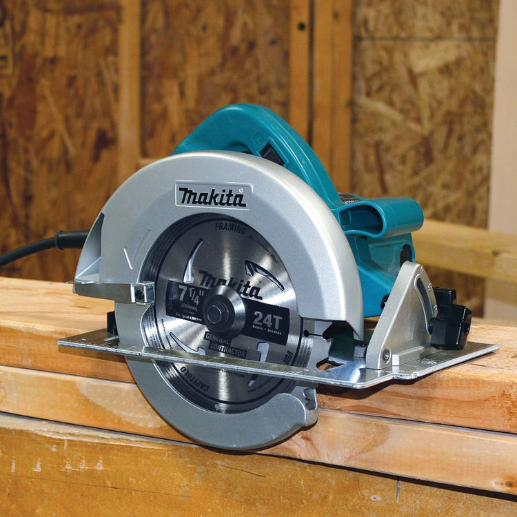 Makita 7-1/4" Circular Saw with Electric Brake, with Built-In Dust Blower and LED Lights, 15 AMP Motor, 5800 RPM, AC/DC - 5007FA