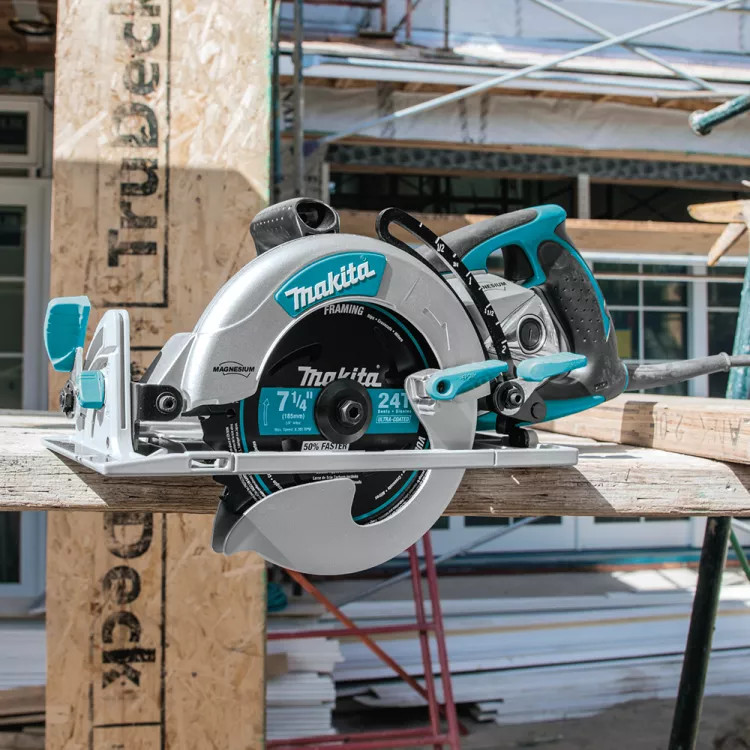 Makita 7-1/4" Corded Magnesium Hypoid Saw with Carbide-Tipped Blade, 15 AMP Motor, 4500 RPM - 5377MG