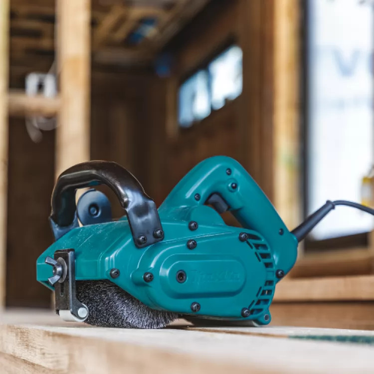 Makita Wheel Sander with 7.8A Motor and 3,500 RPM - 9741