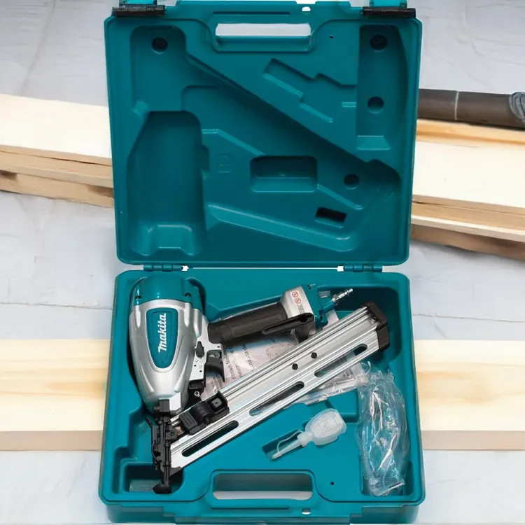 Makita 15 Gauge Angled Finish Nailer for 1-1/4" to 2-1/2" DA-Style Finish Nails - AF635