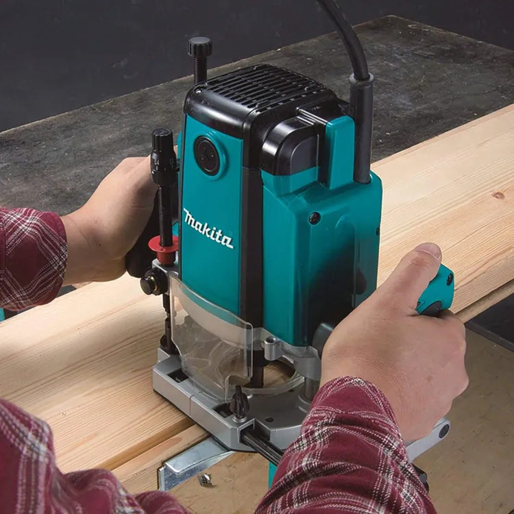 Makita 3-1/4 HP Plunge Router with Lock-on Trigger and 0" - 2-3/4" Plunge Depth Capacity, 15A Motor with 22,000 RPM  - RP1800