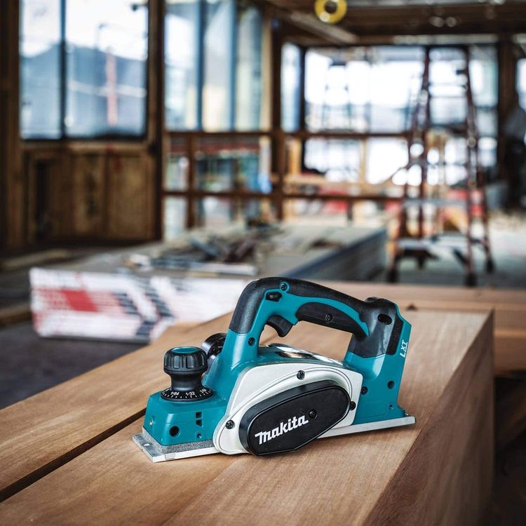 Makita 18V LXT Lithium-Ion 3-1/4" Cordless Planer, 5/64" Planing Depth, 15000 RPM, Tool Only - XPK01Z