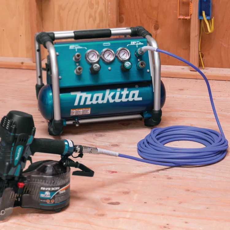 Makita 100' High Pressure Hose with Fittings for High Pressure Compressors and Nailers - B-80020