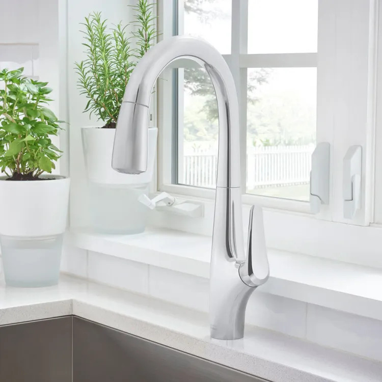 American Standard Avery Single-Handle Pull-Down Kitchen Faucet, Two-Function, Re-Trax, 1.5 GPM, Lead Free, Polished Chrome - 4901.300.002