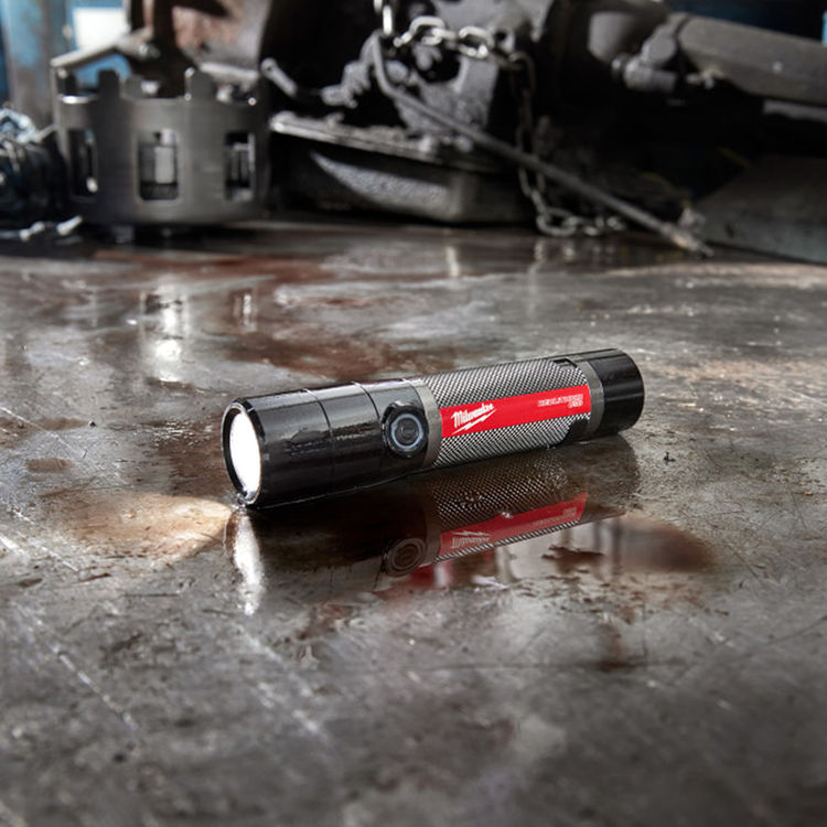 Milwaukee USB Rechargeable 800L Compact Flashlight - 2160-21 