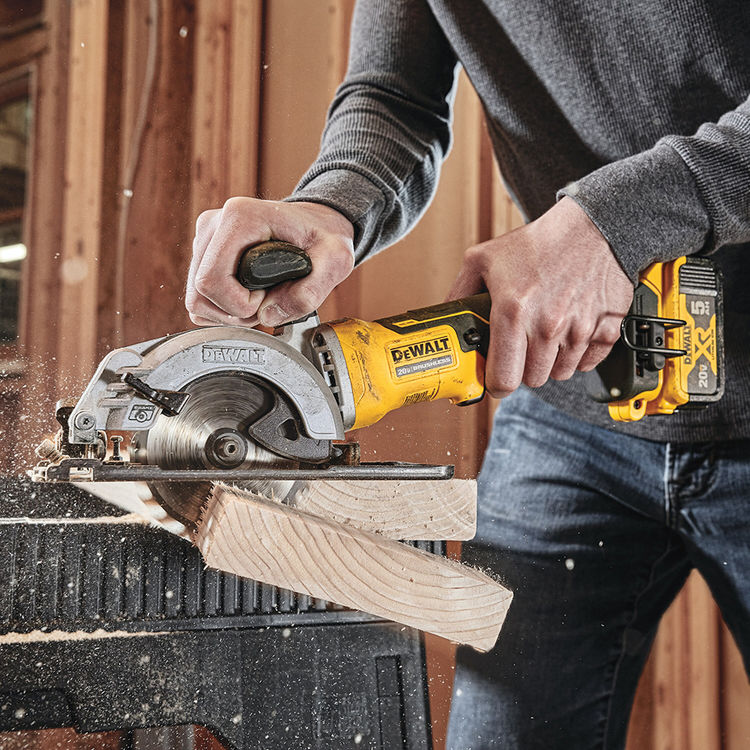 DeWALT DCS571B 20V MAX Atomic Cordless 4-1/2" Brushless Circular Saw (Tool Only)