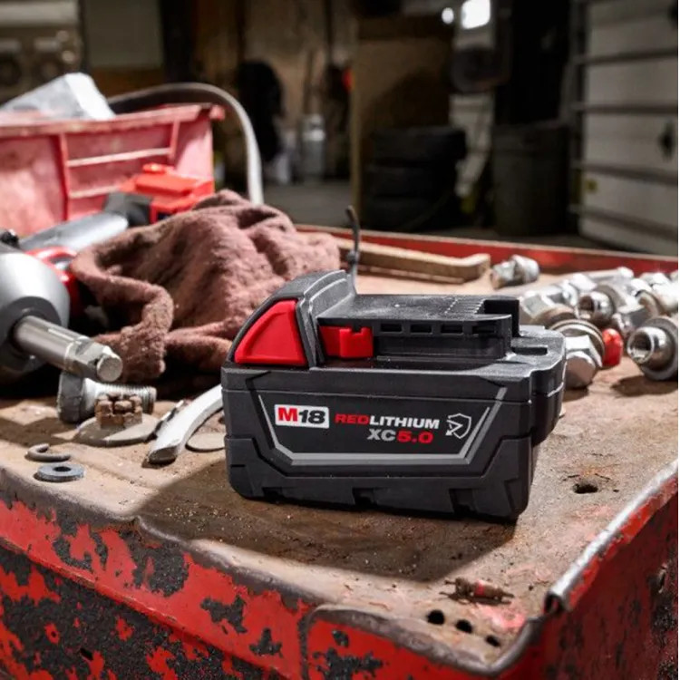 Milwaukee M18 REDLITHIUM XC5.0 Resistant Battery, Resists Oils, Greases, and Solvents, All-Weather Performance - 48-11-1850R