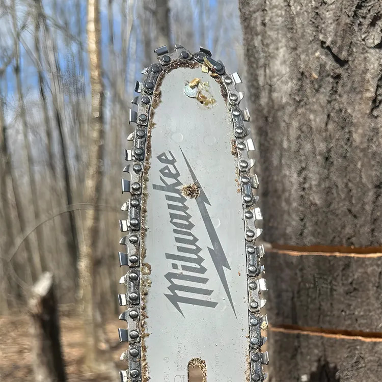 Milwaukee 8" Pruning Saw Chain for M18 FUEL HATCHET Pruning Saw, 3/8" Pitch, 33 Drive Links - 49-16-2750
