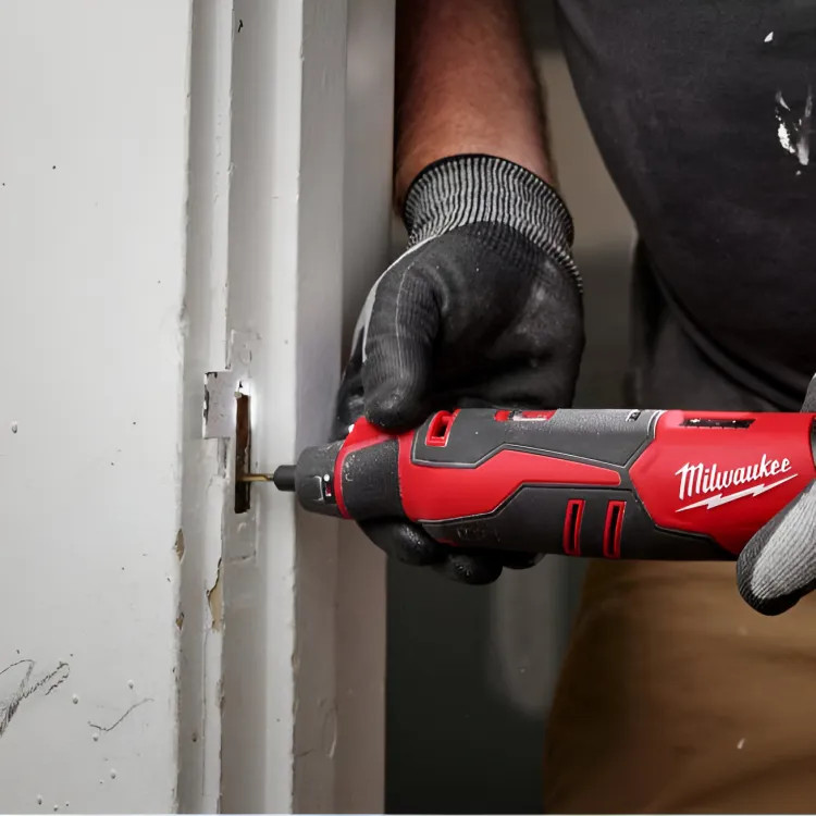 Milwaukee M12 12V Lithium-Ion Cordless Brushless Rotary Tool with (1) 2.0 Ah Battery Pack M12 Charger, (3) Multi-Material Cut Off Wheels, Mandrel, Wrench, and Contractor Bag - 2525-21 