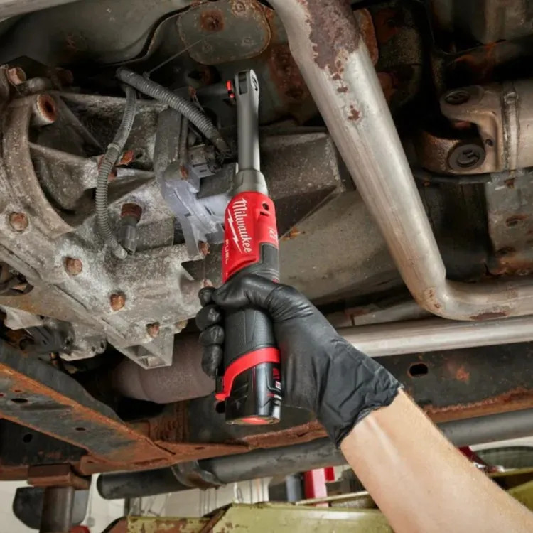 Milwaukee M12 FUEL 3/8" Extended Reach High Speed Ratchet Kit, Lithium-Ion, Brushless, and Cordless - 2569-21 