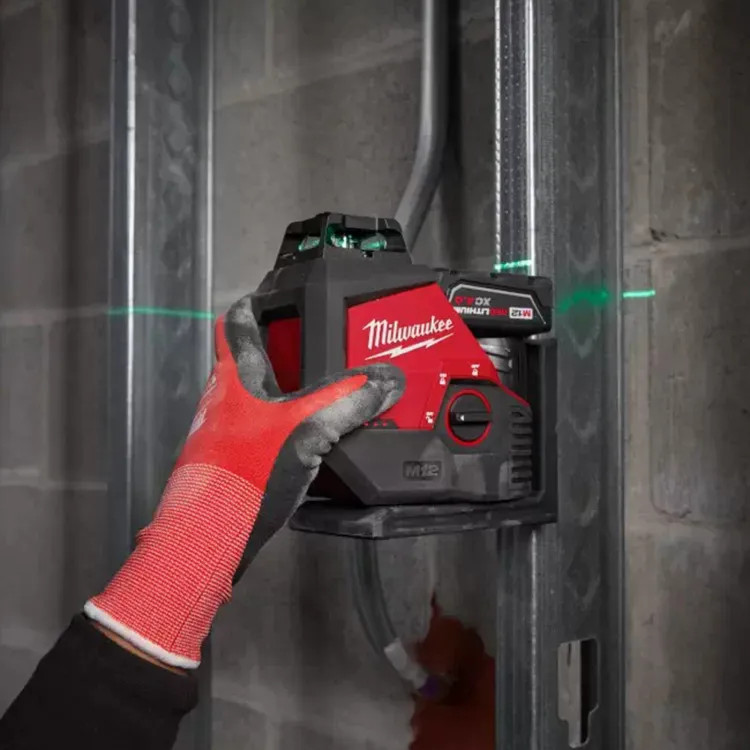 Milwaukee M12 Green 360-Degree Single Plane Laser with Carrying Case - 3631-20