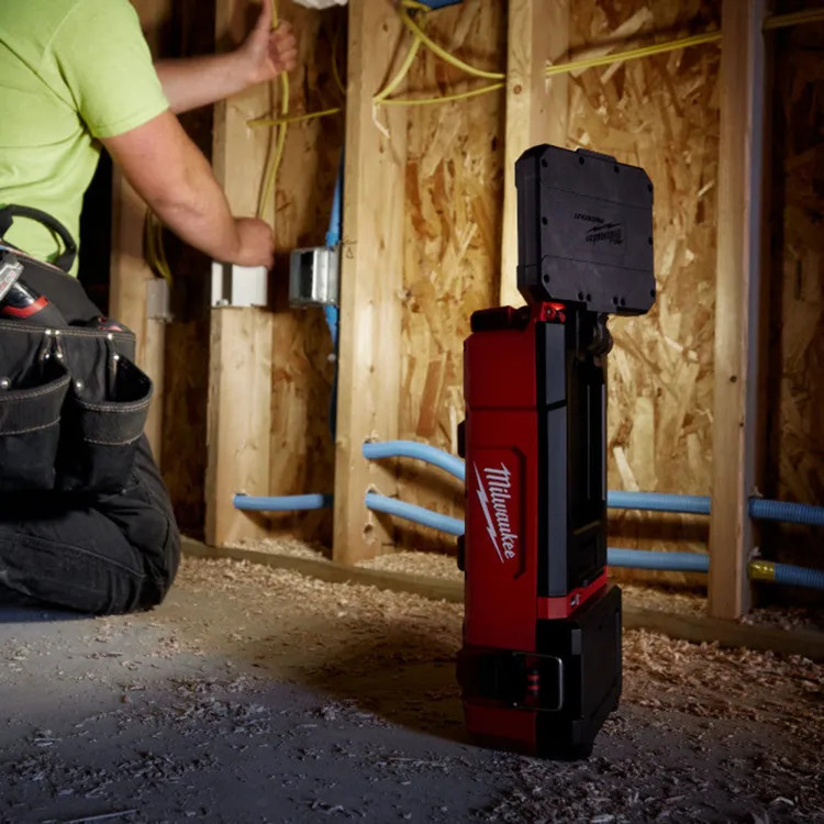 Milwaukee M12 PACKOUT Flood Light with USB Charging, 1,400 Lumens of TRUEVIEW High-Definition Output - 2356-20