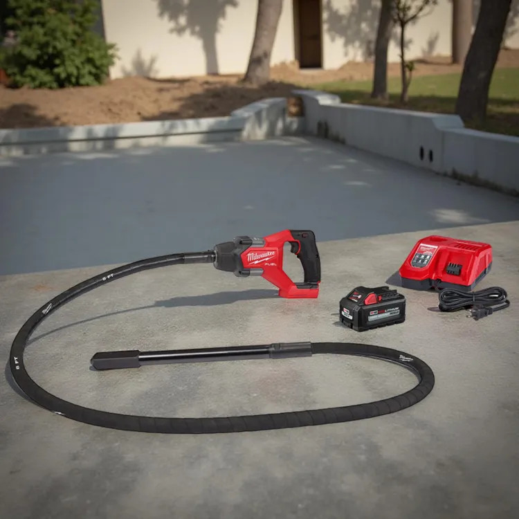 Milwaukee M18 FUEL 8' Concrete Pencil Vibrator with (1) REDLITHIUM HIGH OUTPUT XC6.0 Battery and (1) Rapid Charger - 2911-21