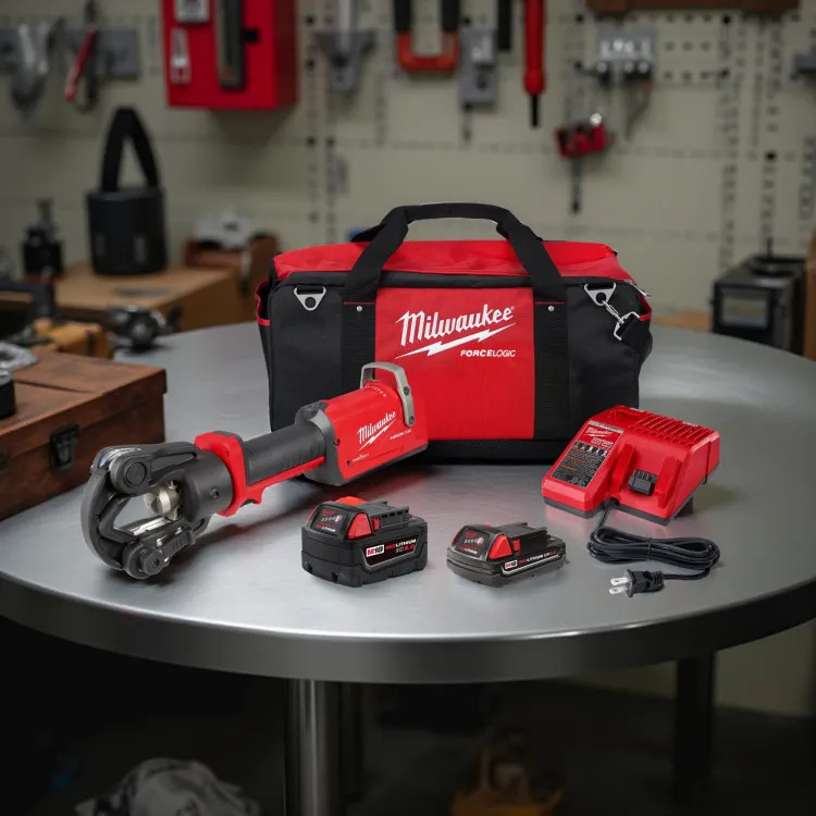 Milwaukee M18 FORCE LOGIC 11T Dieless Latched Linear Utility Crimper with CP2.0 Battery, XC5.0 Extended Capacity Battery, Multi-Voltage Charger, and Contractor Bag - 2876-22