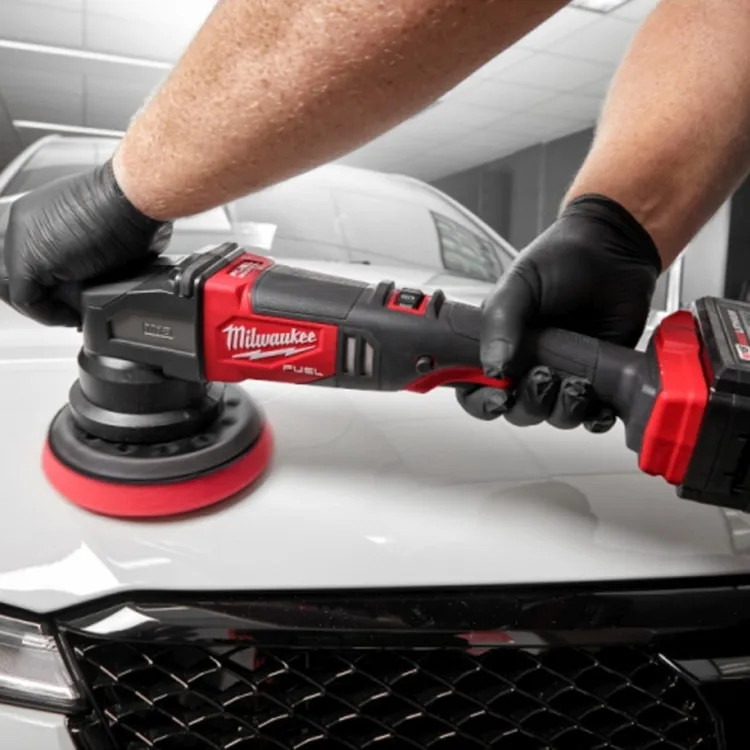 Milwaukee M18 FUEL 21mm Brushless Cordless Random Orbital Polisher Kit with (2) 6.0Ah Batteries, Charger, and Carrying Bag - 2685-22HD