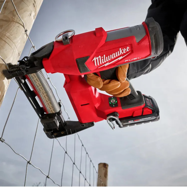 Milwaukee M18 FUEL Utility Fencing Stapler - 2843-20