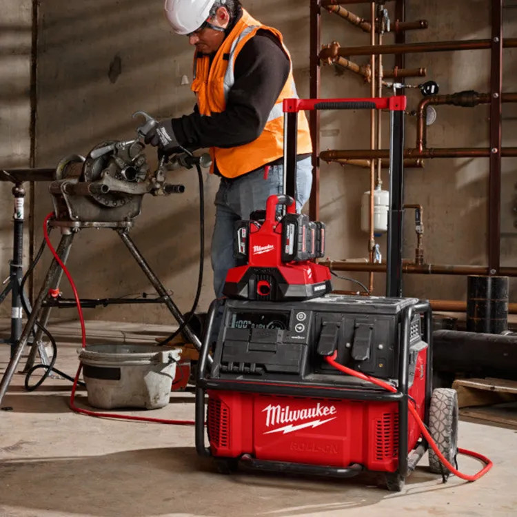 Milwaukee ROLL-ON 7200W/3600W 2.5kWh Power Supply, 120VAC (Receptacles), 5VDC (USB-A), 20VDC (USB-C) - 3300R