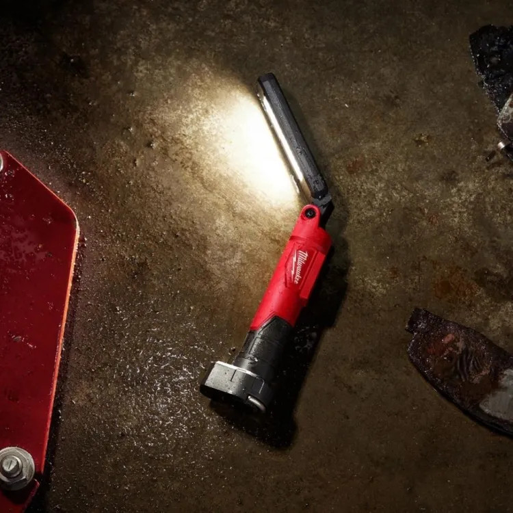 Milwaukee REDLITHIUM USB Stick Light with Magnet - 2128-21 