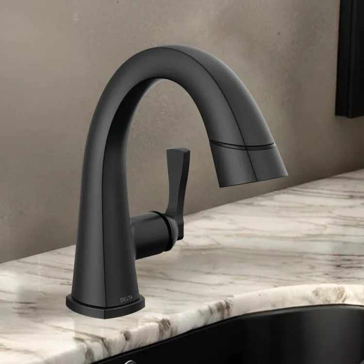 Delta Stryke Pull-Down Bathroom Faucet, Single Handle, Diamond Seal, MagnaTite, ADA, 1.2 GPM, Matte Black - 577-BLPD-DST