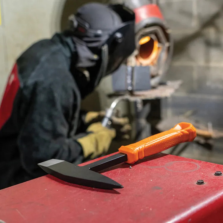 Klein Welder's Chipping Hammer with 10 oz Steel Head and 7" Heat-Resistant Nylon Handle - H80612