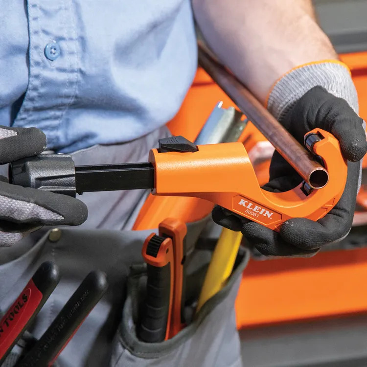 Klein 1-5/8-Inch Quick-Adjust Tubing Cutter with HCS Blade - 50061